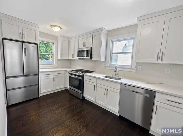 1290 Beaumont Ave, Teaneck NJ 07666-4901 exterior