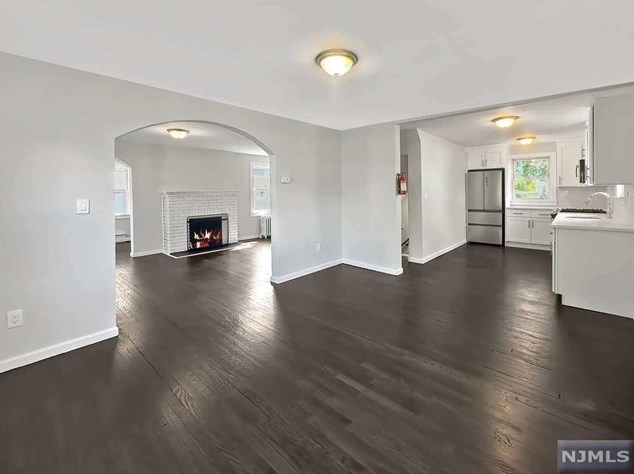 1290 Beaumont Ave, Teaneck NJ 07666-4901 exterior