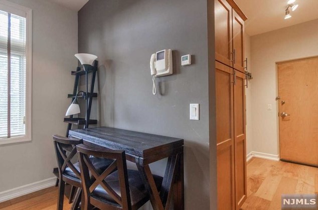 276 Chestnut St, Nutley NJ 07110-2432 exterior