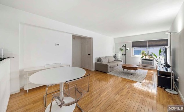 333 Grand Ave #1n, Palisades Park, NJ 07650