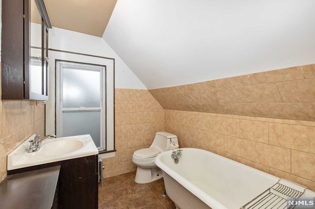 135 Maple St, Rutherford NJ  07070-1718 exterior