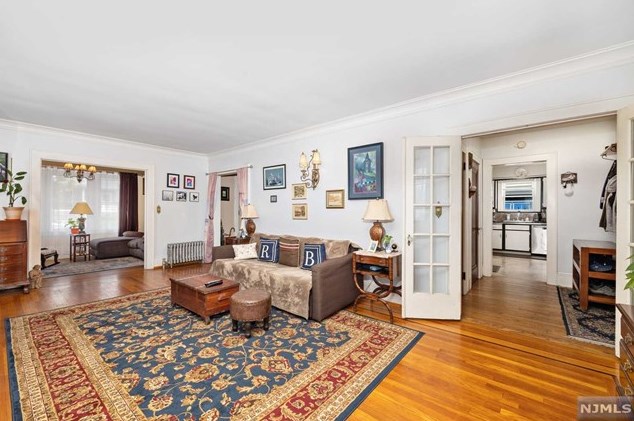 135 Maple St, Rutherford NJ  07070-1718 exterior