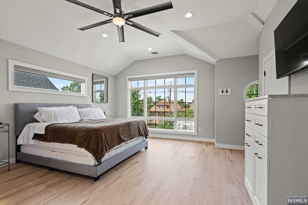 446 Greenmount Ave, Cliffside Park NJ 07010-1633 exterior