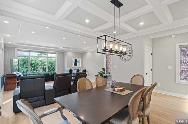 446 Greenmount Ave, Cliffside Park NJ 07010-1633 exterior