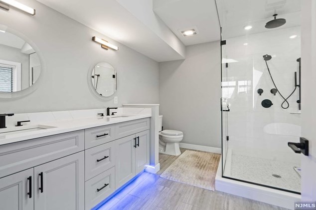 446 Greenmount Ave, Cliffside Park NJ 07010-1633 exterior