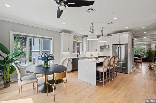 446 Greenmount Ave, Cliffside Park NJ 07010-1633 exterior