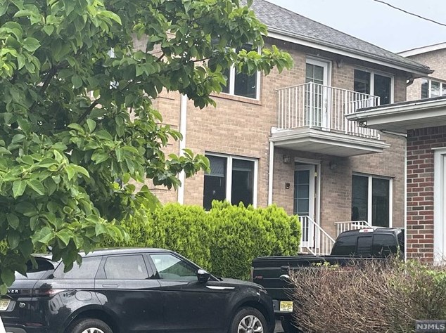 476 Highland Ave #right, Palisades Park, NJ 07650