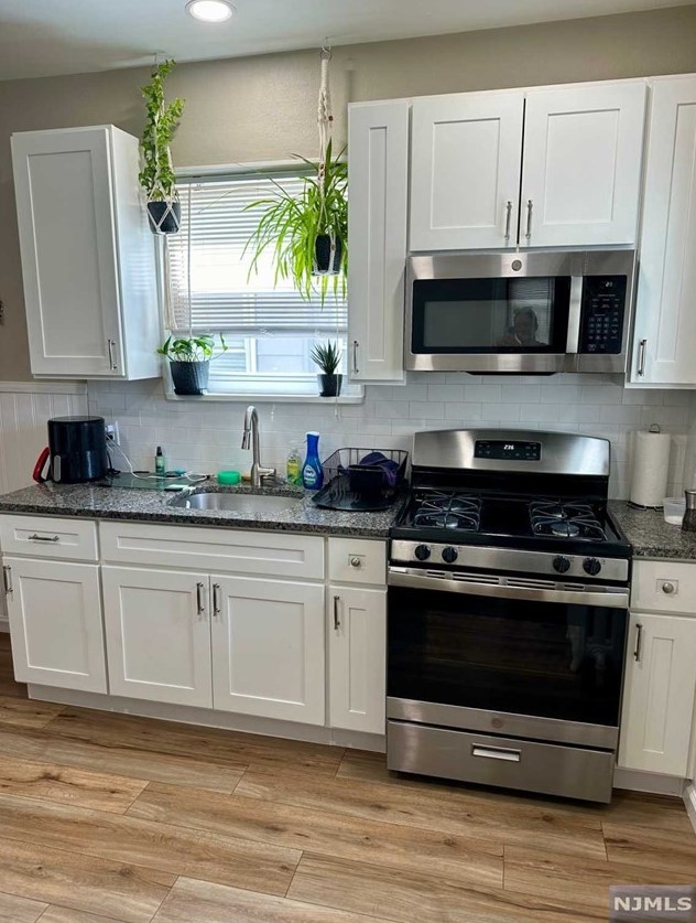 347 Stuyvesant Ave #1, Lyndhurst, NJ 07071