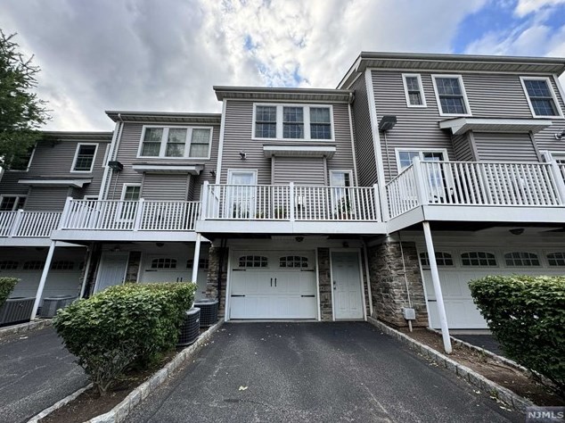 782 Kinderkamack Rd #2, River Edge, NJ 07661