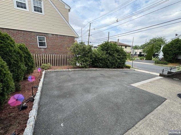 507 Madeline Ave, Outwater NJ 07026-2007 exterior