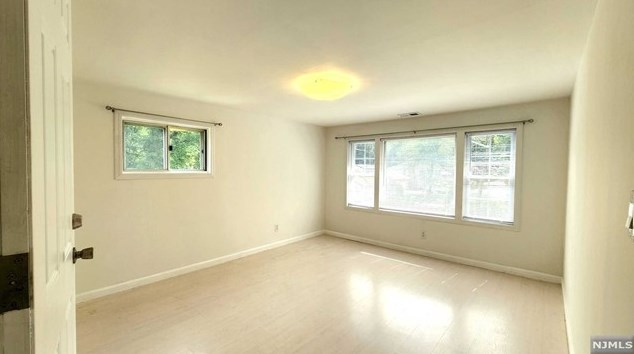 156 Pascack Rd, Westwood, NJ 07675