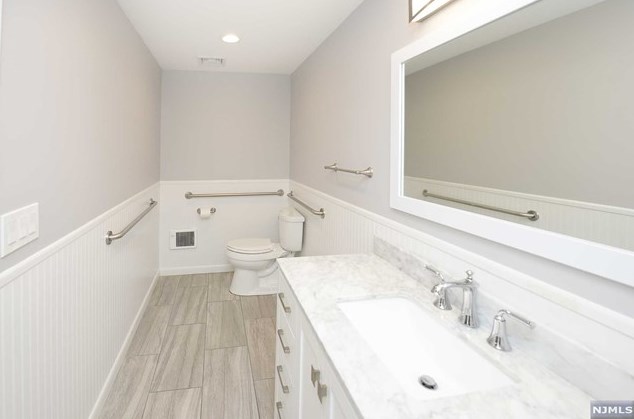 101 Emwood Dr, Emerson, NJ 07630