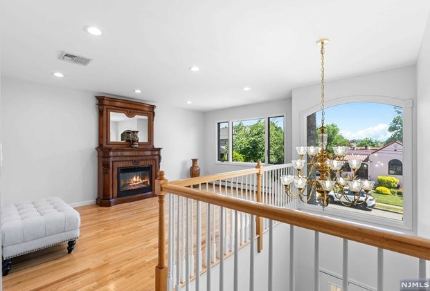 270 Baldwin Ave, Hasbrouck Heights NJ 07604-2301 exterior