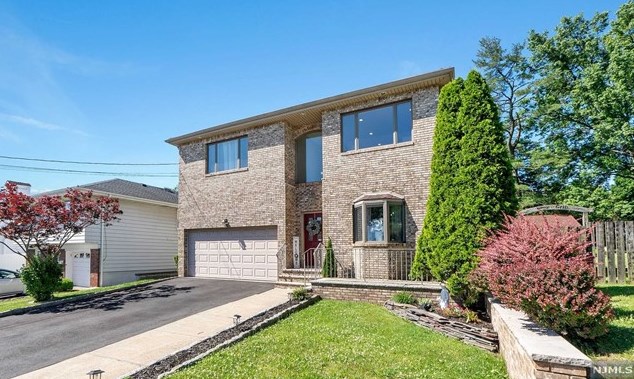 270 Baldwin Ave, Hasbrouck Heights NJ 07604-2301 exterior