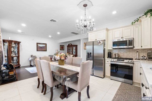 270 Baldwin Ave, Hasbrouck Heights NJ 07604-2301 exterior