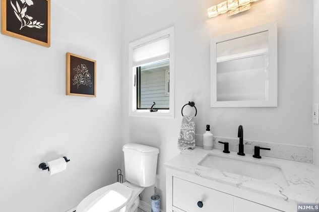 270 Baldwin Ave, Hasbrouck Heights NJ 07604-2301 exterior