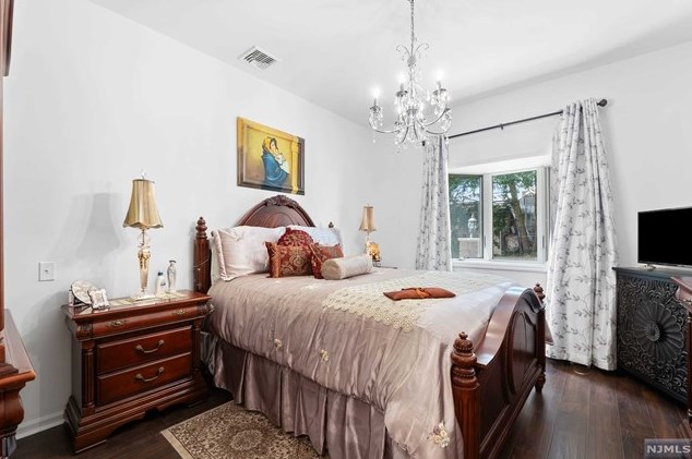 270 Baldwin Ave, Hasbrouck Heights NJ 07604-2301 exterior