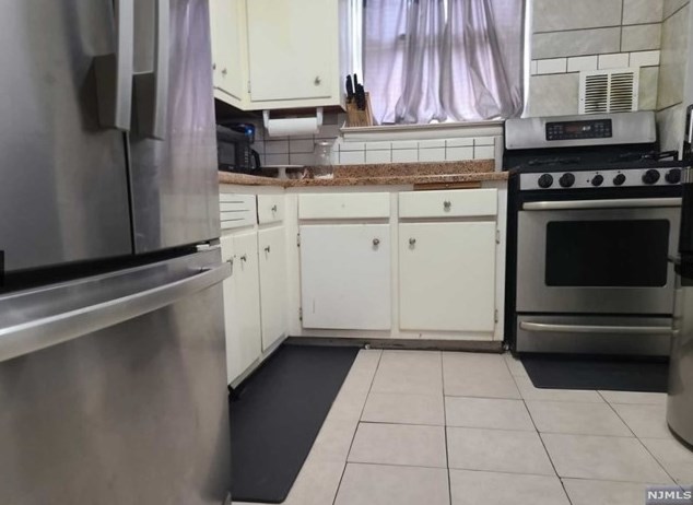336 Northwood Way, Palisades Park NJ  07650-1920 exterior
