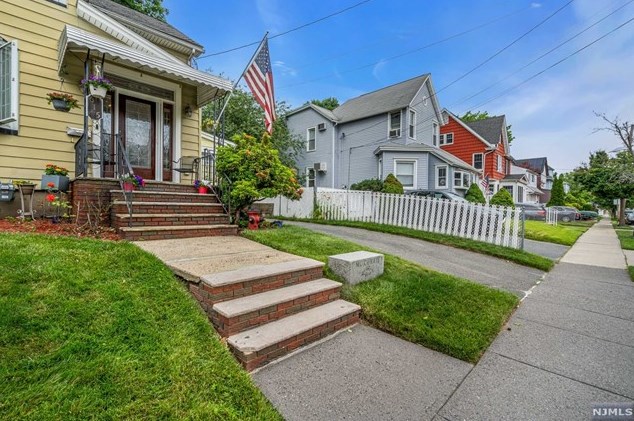 615 Chestnut St, Kearny, NJ 07032