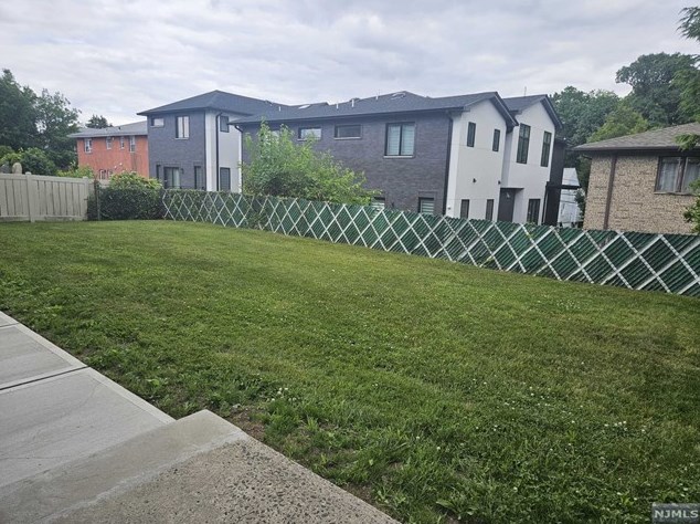 1225 16th St, West Fort Lee NJ 07024-1710 exterior