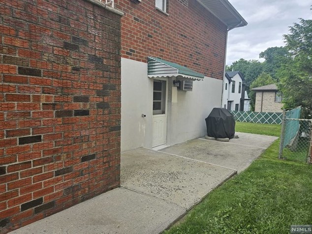 1225 16th St #gf, West Fort Lee, NJ 07024