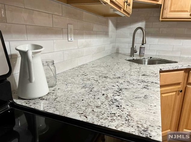 201 N Beverwyck Rd, Lake Hiawatha, NJ 07034