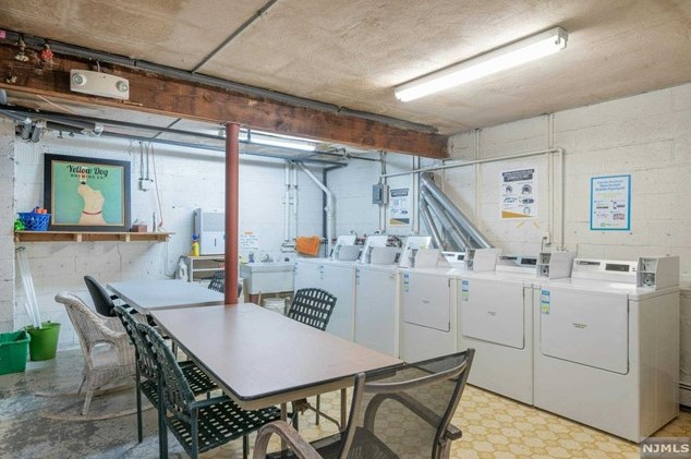 300 Claremont Ave, Verona NJ  07044-2549 exterior