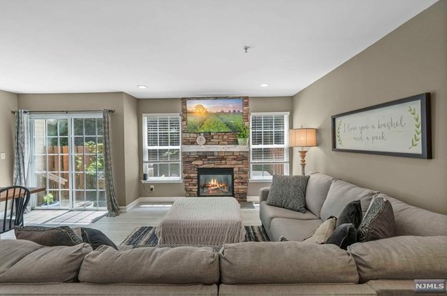 615 Wendover Ct, Dover NJ  07869-1639 exterior