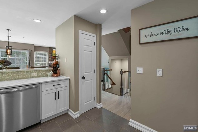 615 Wendover Ct, Dover NJ  07869-1647 exterior