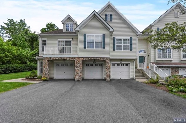 615 Wendover Ct, Dover NJ  07869-1647 exterior