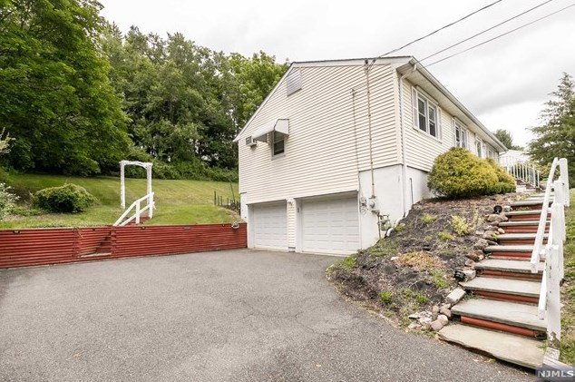 10 Brookside Ave, Hackettstown NJ 07840-4104 exterior