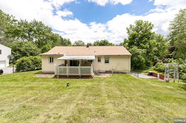 10 Brookside Ave, Hackettstown NJ 07840-4104 exterior