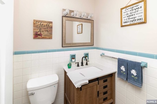 10 Brookside Ave, Hackettstown NJ 07840-4104 exterior