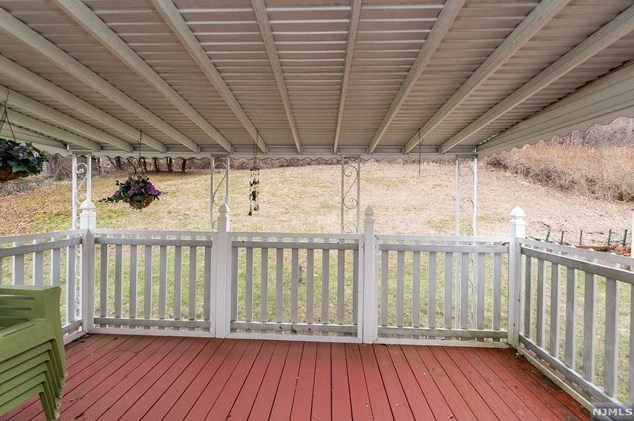 10 Brookside Ave, Hackettstown NJ 07840-4104 exterior