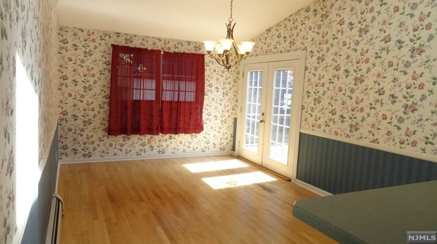 21 Preston St, Bogota, NJ 07603