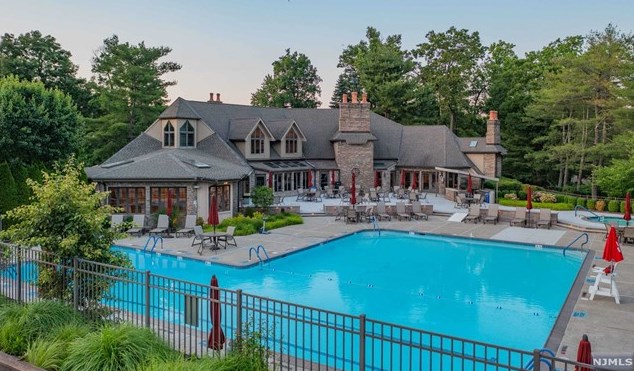 314 Forester Way, Park Ridge NJ 07656-2611 exterior