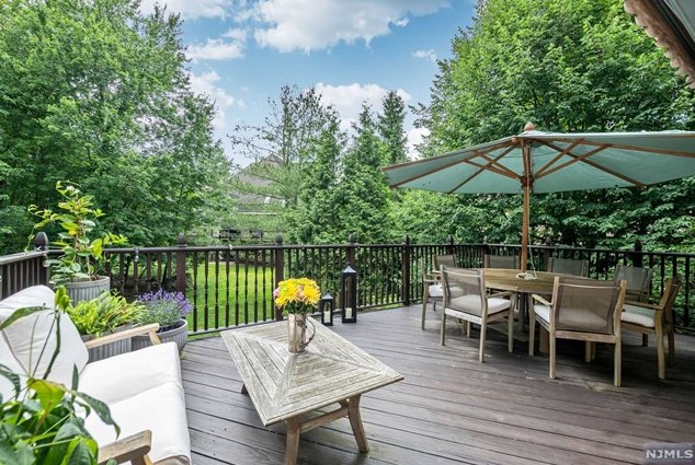 314 Forester Way, Park Ridge NJ 07656-2611 exterior