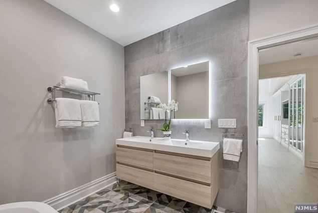 314 Forester Way, Park Ridge NJ 07656-2611 exterior