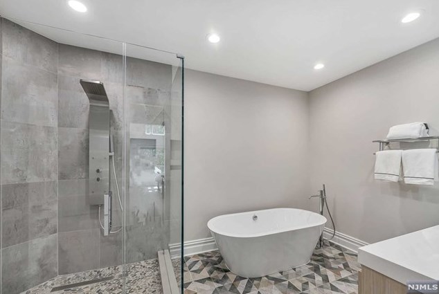 314 Forester Way, Park Ridge NJ 07656-2611 exterior