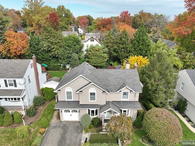 210 Kensington Rd, River Edge, NJ 07661