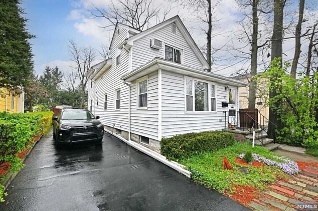 217 Madison Ave, Wyckoff, NJ 07481