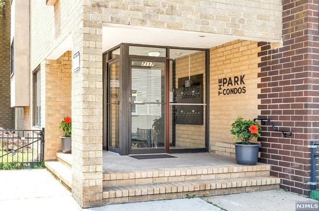 7117 Park Ave, North Bergen, NJ 07047