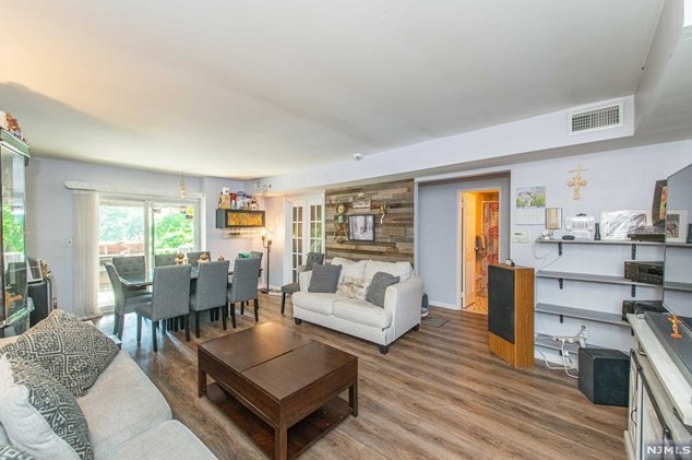 221 Ringwood Ave #a1, Pompton Lakes, NJ 07442