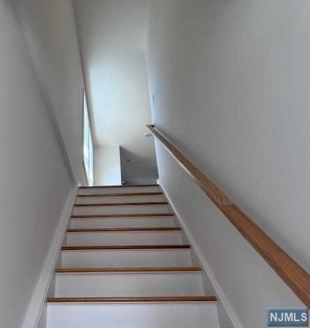 13 Fradkin St #2, Wallington, NJ 07057