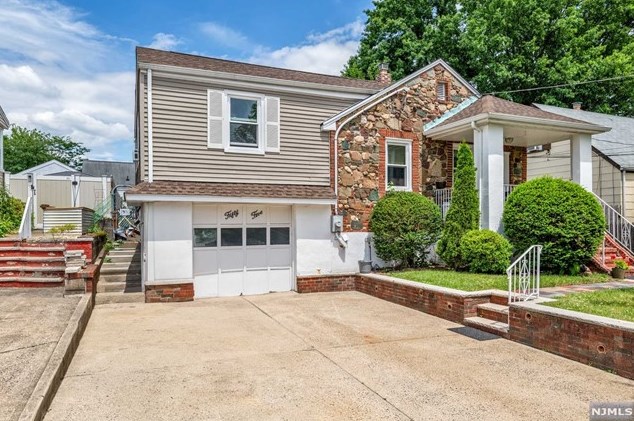 55 Ave D, Lodi, NJ 07644