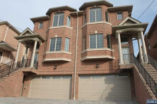 504 7th St #b, Palisades Park, NJ 07650