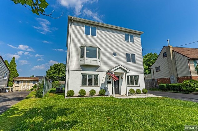 64 Edstan Dr, Moonachie, NJ 07074