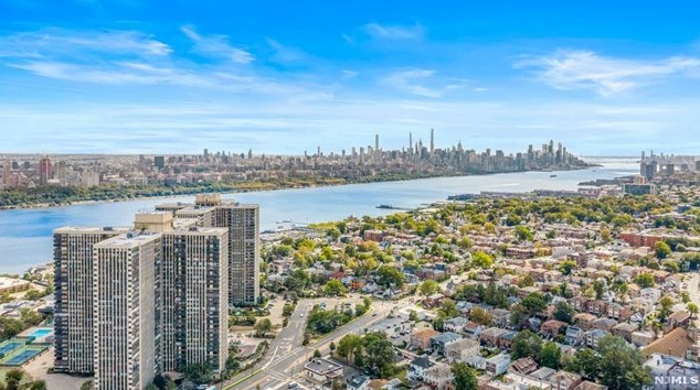 300 Winston Dr, Cliffside Park NJ  07010-3237 exterior