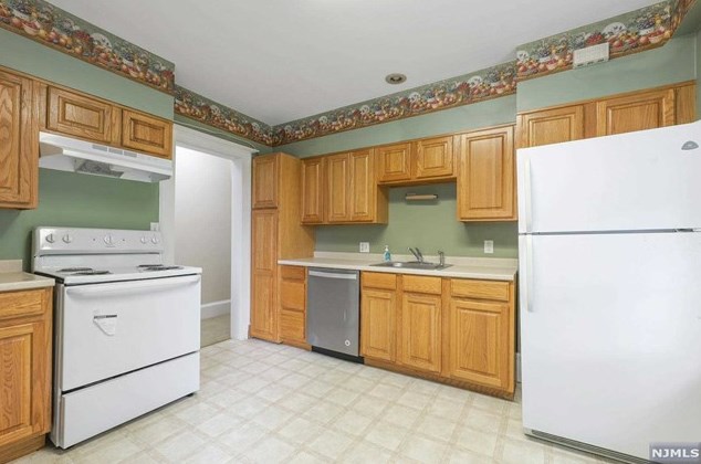 288 S Van Dien Ave #b, Ridgewood, NJ 07450