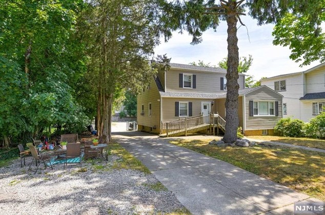 82 Race St, Nutley NJ  07110-2628 exterior